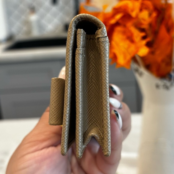 PRADA Cammeo Saffiano Fiocco Leather Bow Card Holder  *Pre-Loved* - Picture 9 of 16